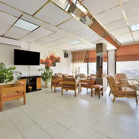 アパートホテル Napa Apts 4*