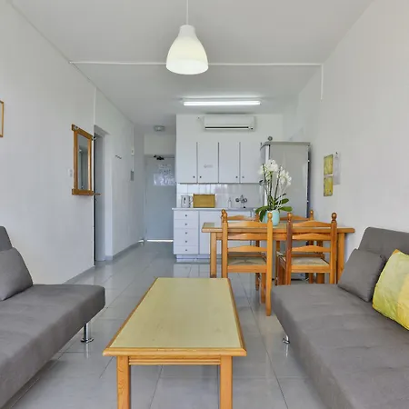 Napa Apts アヤナパ