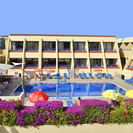 アパートホテル Napa Apts アヤナパ