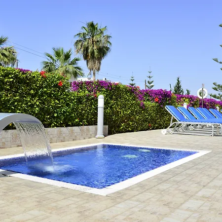 Napa Apts アパートホテル 4*