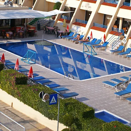 アパートホテル Napa Apts アヤナパ