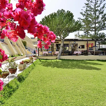 Napa Apts アパートホテル