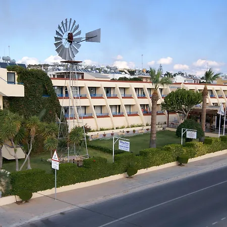 מלון דירות Napa Apts 4*