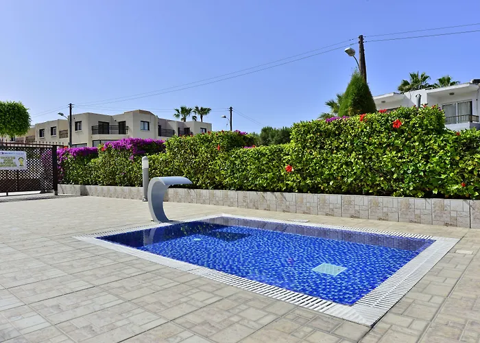 Aparthotel Napa Apts 4*