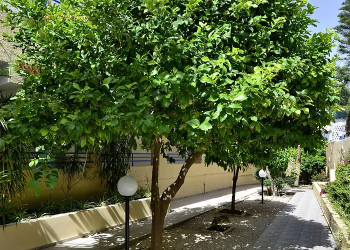 Ξενοδοχείο με διαμερίσματα Napa Apts 4*